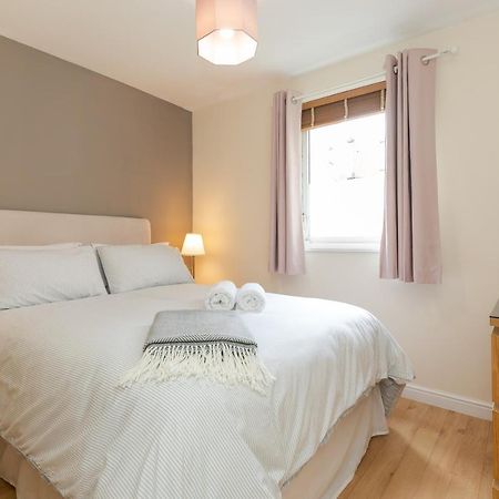 Dicksonfield Quiet Central Family Apartment With Parking เอดินบะระ ภายนอก รูปภาพ